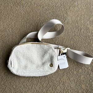 Lululemon Sherpa Belt Bag